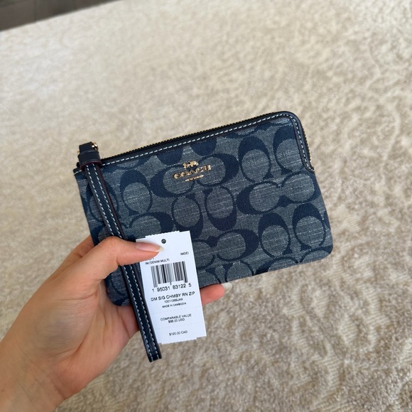 Coach Women\'s Signature Chambray Corner Zip Wristlet, New With Tags